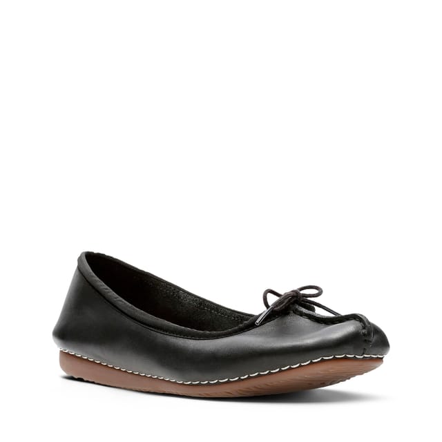 Clarks Clarks Women's Freckle Ice Black Leather Slip Ons, Ballet Pumps - 2