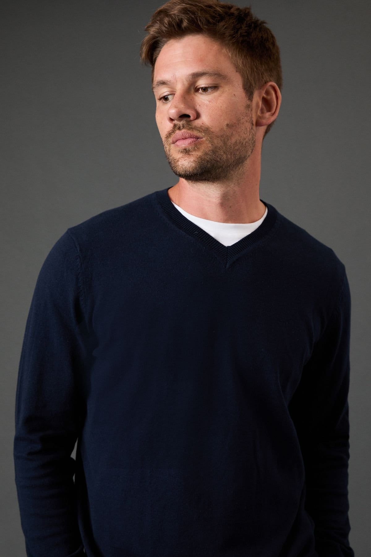 Burton Burton Men's Cotton Rich V Neck Jumper in Navy - 4
