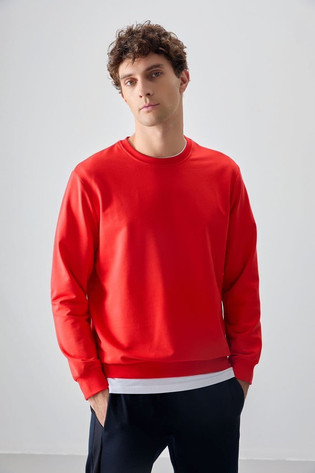 Tommy Life Tommy Life Men's Plain Crew Neck Sweatshirt in Red
