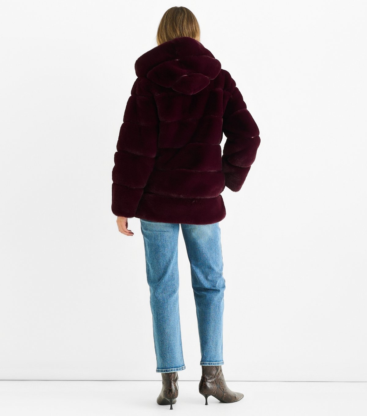 Gini London Women's Light Burgundy Faux Fur Hooded Jacket Gini London New Look - 4