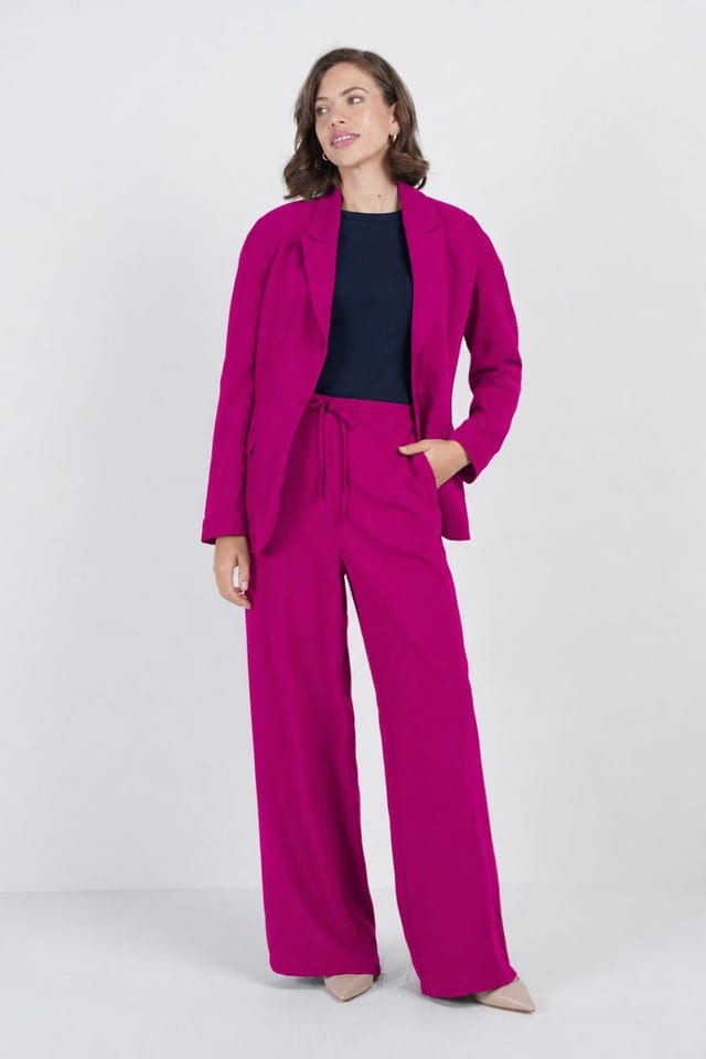 Kettlewell Kettlewell Women's Soft Tailored Blazer in Fuchsia - 3