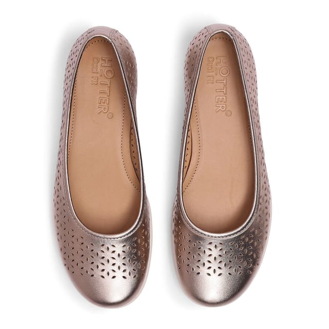 Hotter Hotter Women's Wide Fit 'Livvy II' Ballet Pumps in Rose Gold - 3
