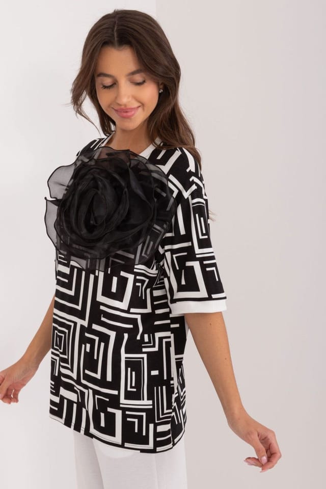 Love Lace Love Lace Women's Geometric Brooch Everyday Blouse in Black - 2