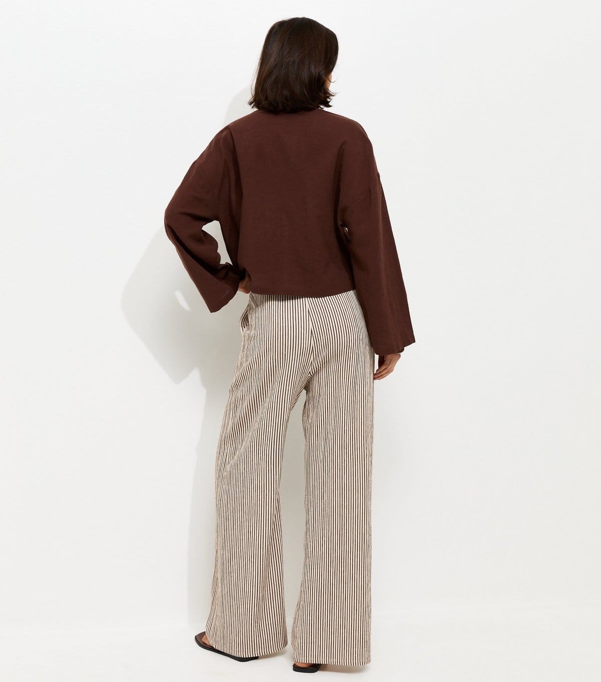 New Look Women's Brown Thin Stripe Crinkle Texture Wide Leg Trousers New Look - 4