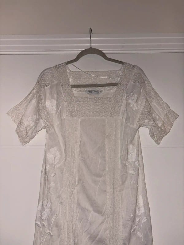 Zara Ivory White Embroidered Lace Detail Midi Dress