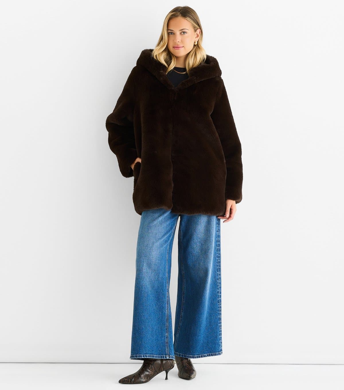 Gini London Women's Mid Brown Faux Fur Hooded Coat Gini London New Look