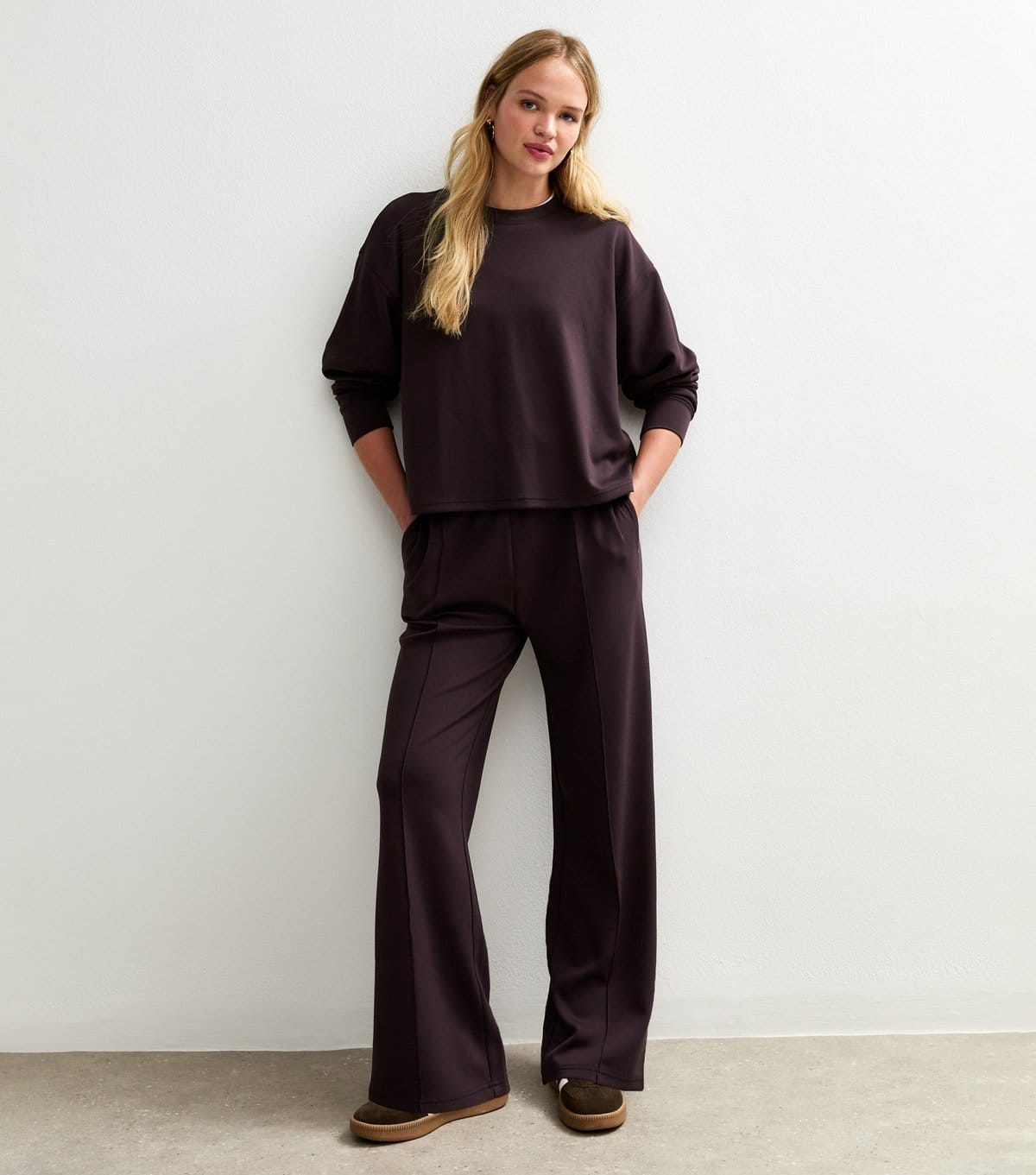 New Look Women's Premium Burgundy Elasticated Waist Wide Leg Joggers New Look - 3