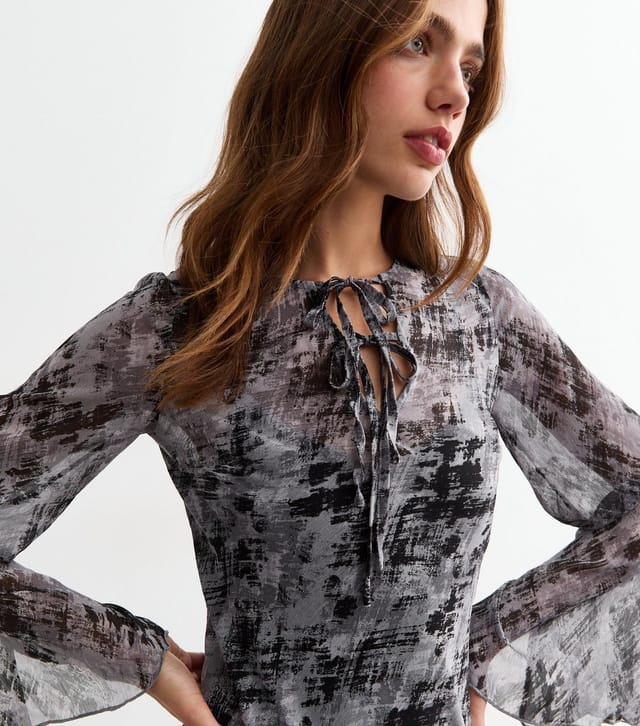 New Look Women's Grey Blur Print Slit Cuff Chiffon Midi Dress New Look - 2