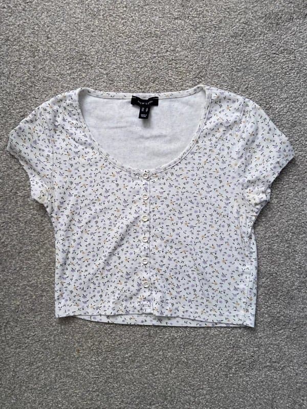 New Look White flowery crop top - size 12