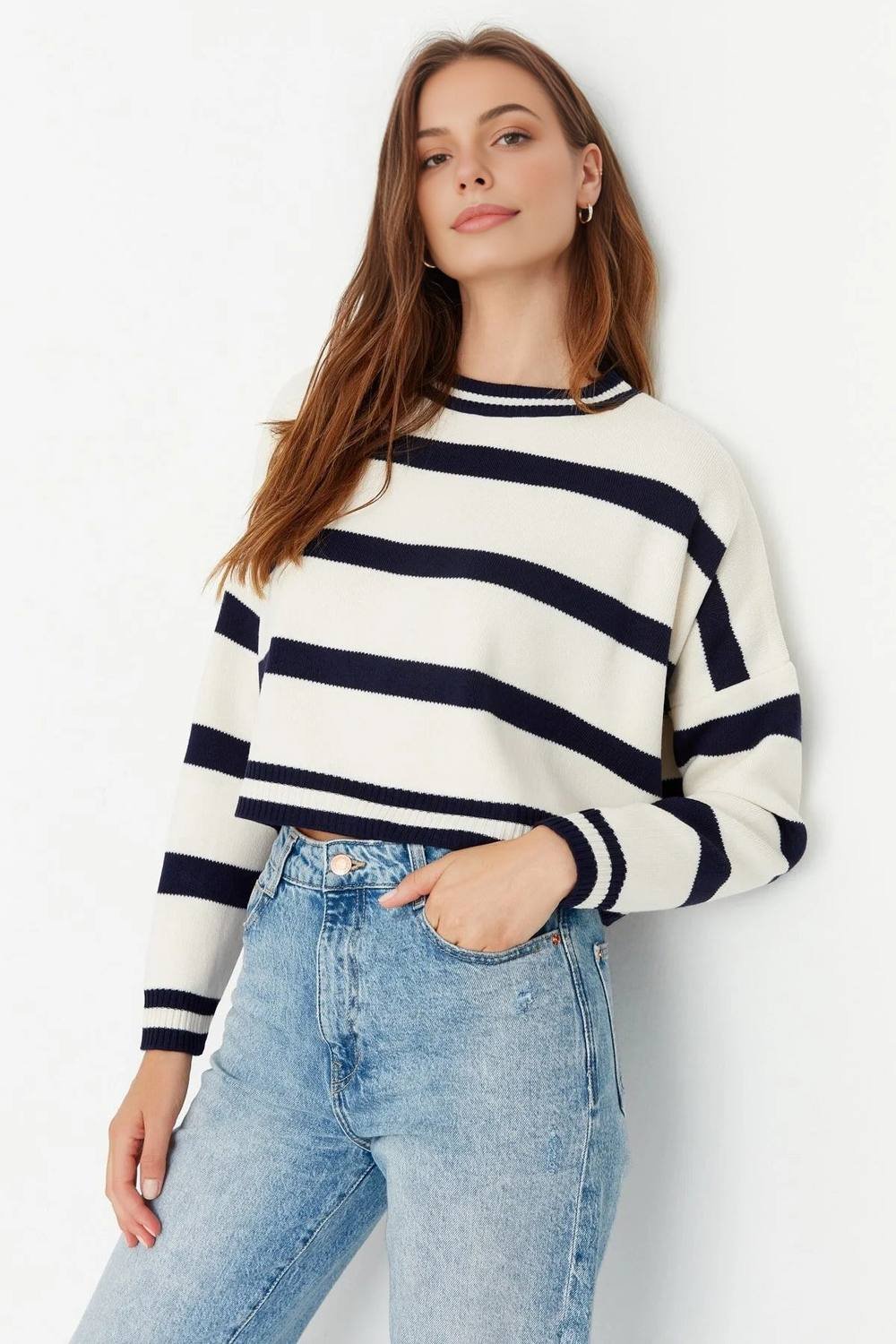 WOVCOR WOVCOR Women's Striped Cropped Knit Sweater in White - 2