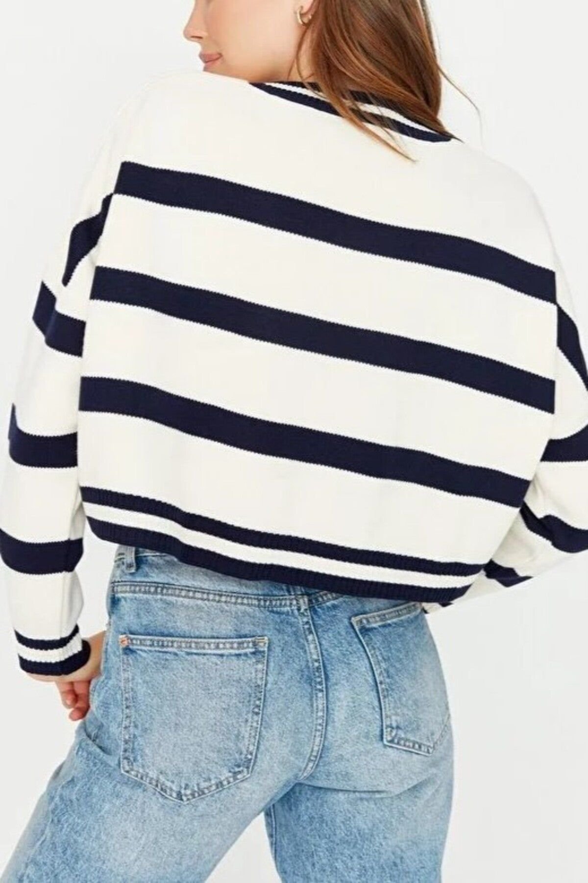 WOVCOR WOVCOR Women's Striped Cropped Knit Sweater in White - 3