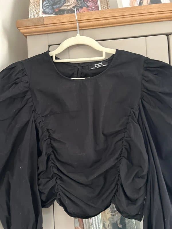 Bershka Bershka black ladie crop  ruched top size large with side zip