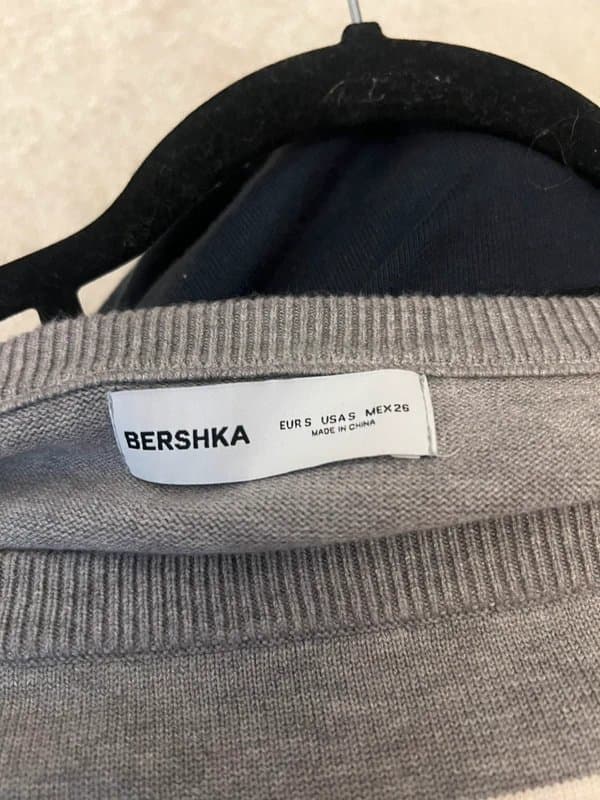 Bershka Off the shoulder jumper