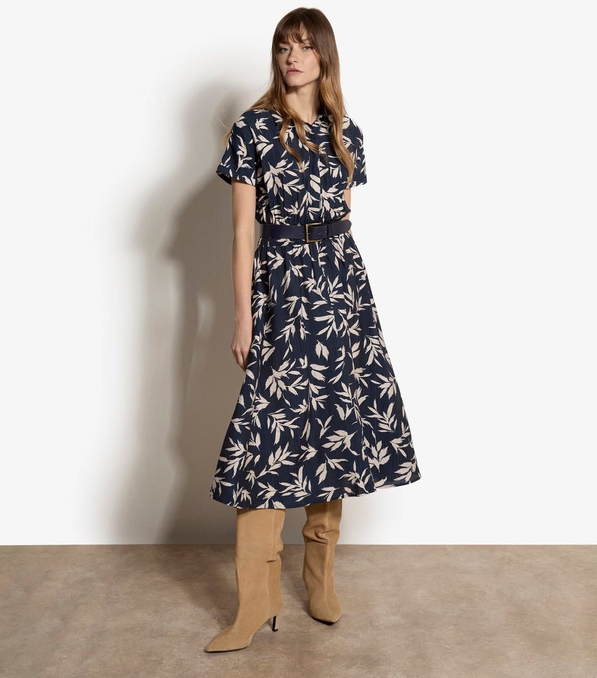 Apricot Women's Navy Textured Leaf Print Midi Dress Apricot New Look