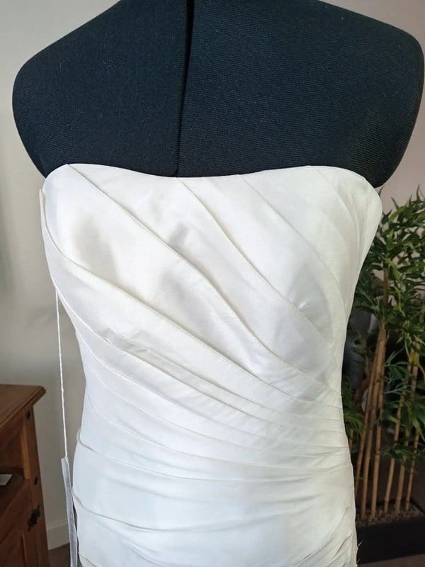 Essence of Australia Ivory Wedding Dress, Size 8/10