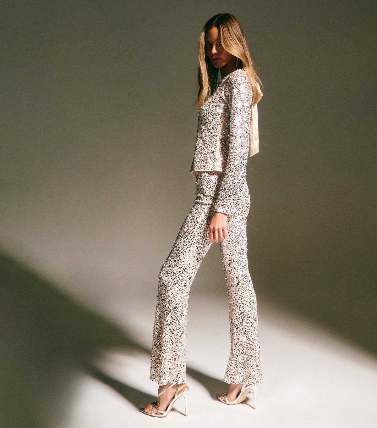 New Look Women's Silver Sequinned Scooped Back Long Sleeve Top New Look - 3