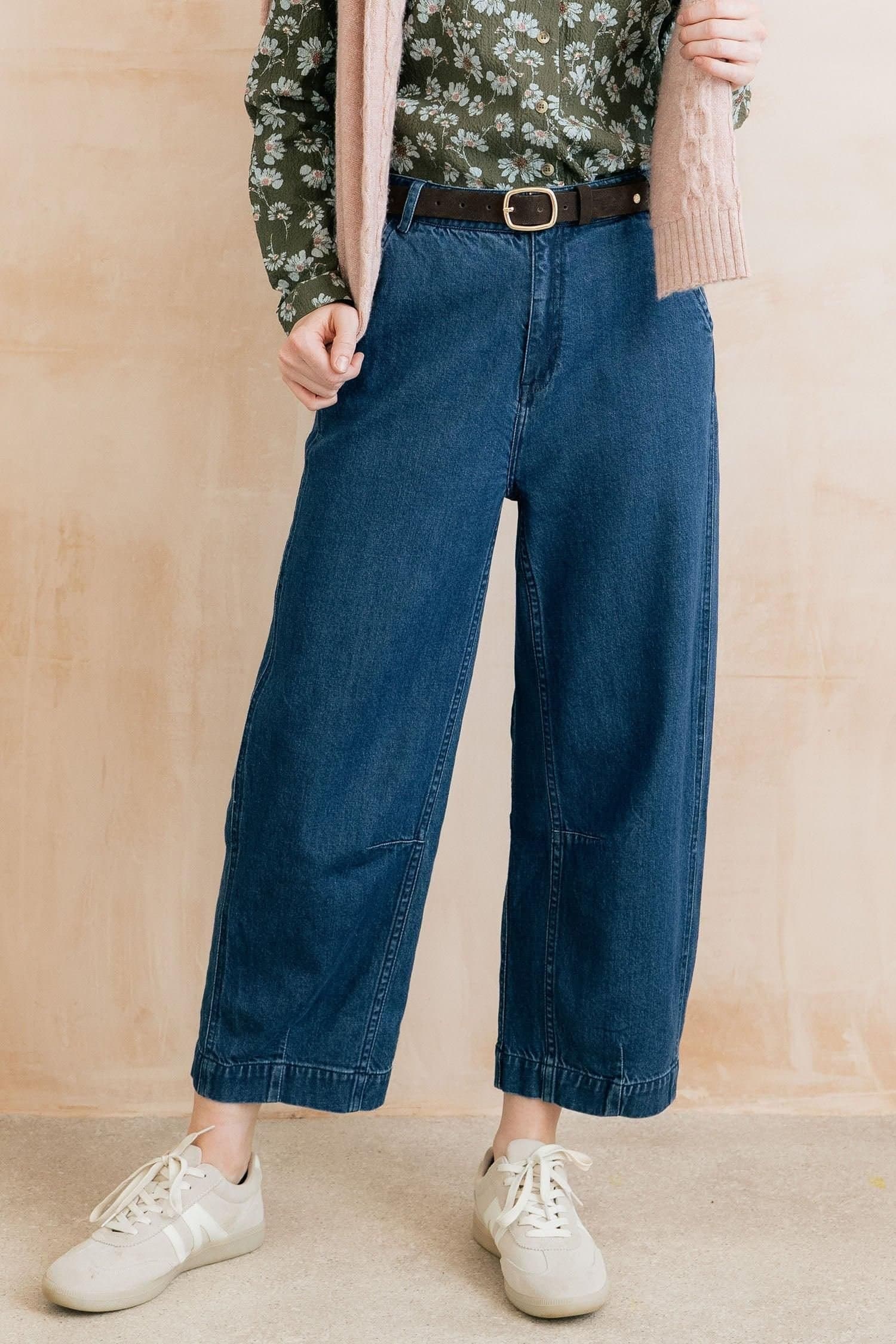 Lily & Me Lily & Me Women's Georgia Barrel Leg Cotton & Tencel Denim Jeans with Patch Pocket in Blue