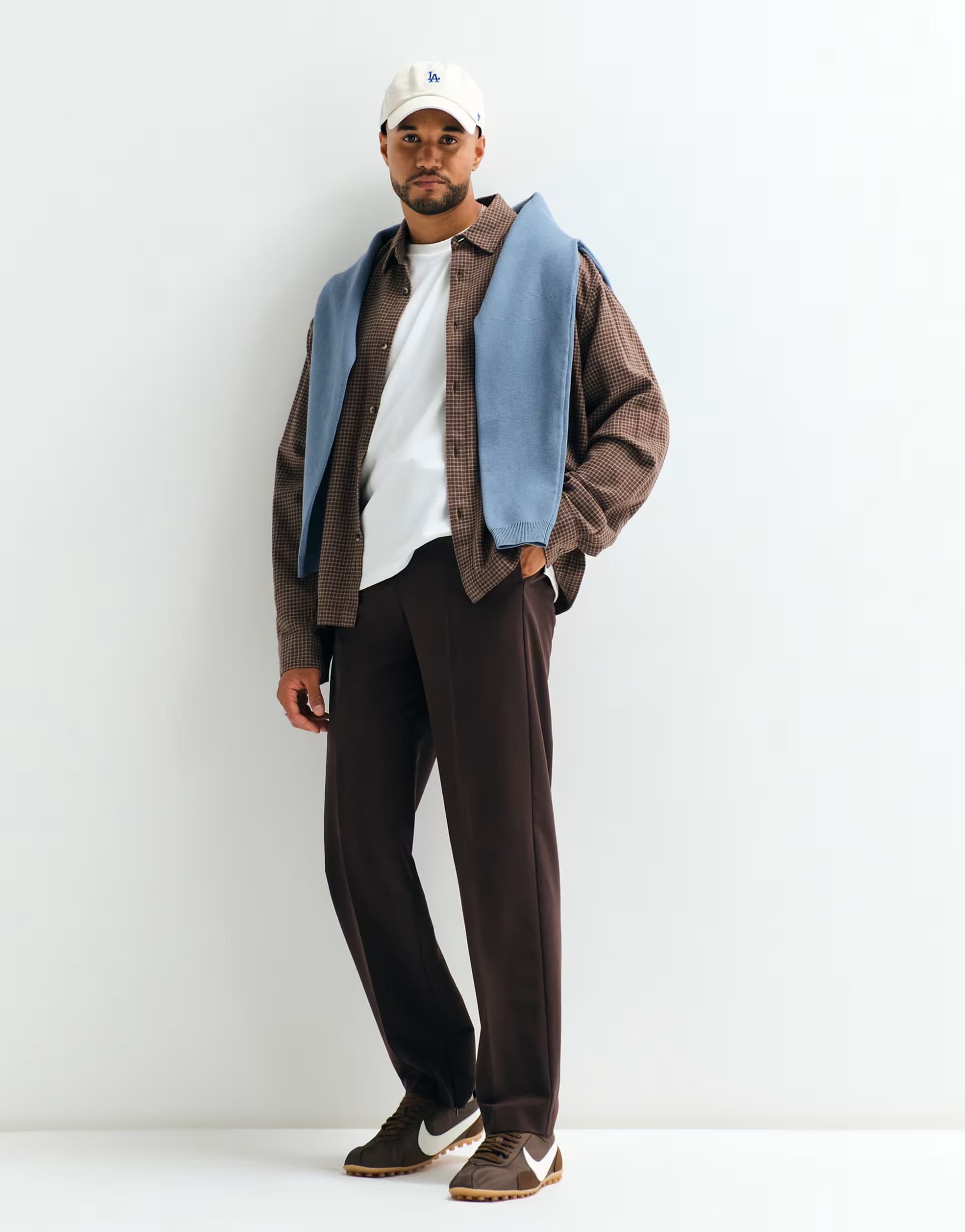 ASOS ASOS ADAPTIVE tailored relaxed tapered trousers in brown