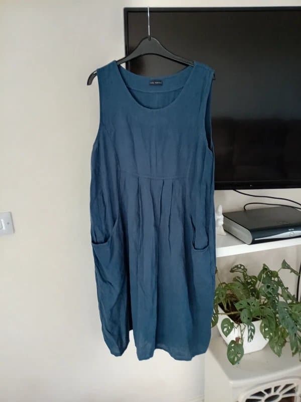 Luca Vanucci Ladies  navy blue linen cotton pockets sleeveless Luca vanucci Italian dress