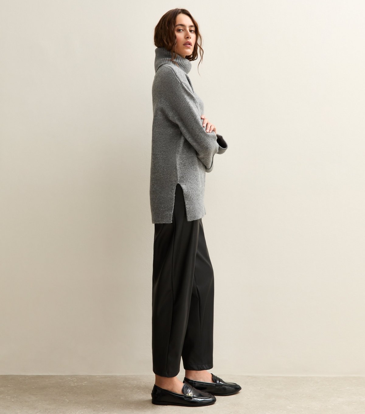 New Look Women's Black Faux Leather Barrel Leg Trousers New Look - 2