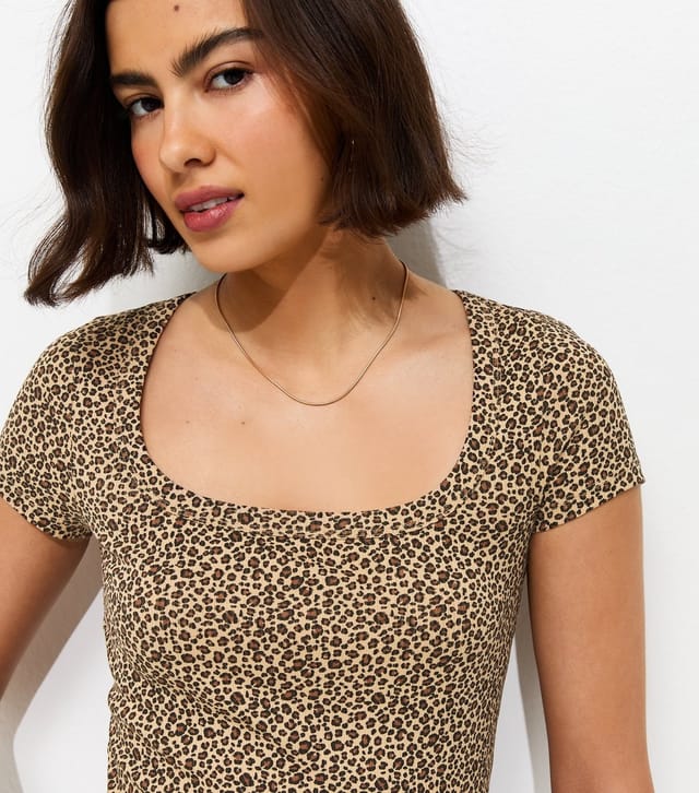 New Look Women's Brown Leopard Print Square Neck T-Shirt New Look - 2