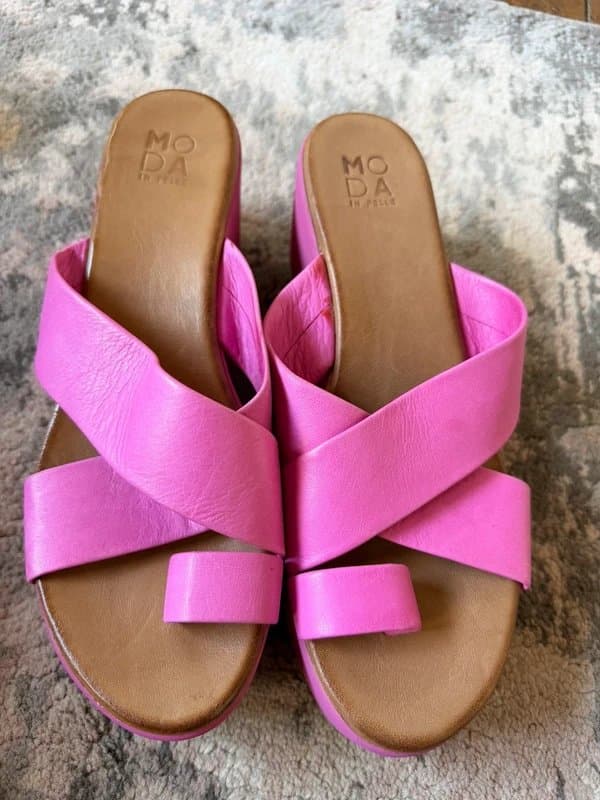 Moda in Pelle Moda in Pelle bright pink toe hoop mule wedge sandals. Size 7