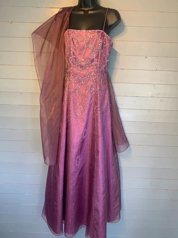 Vintage Dressing Stunning vintage Bernshaw beaded mauve evening dress with shawl UK 6–8