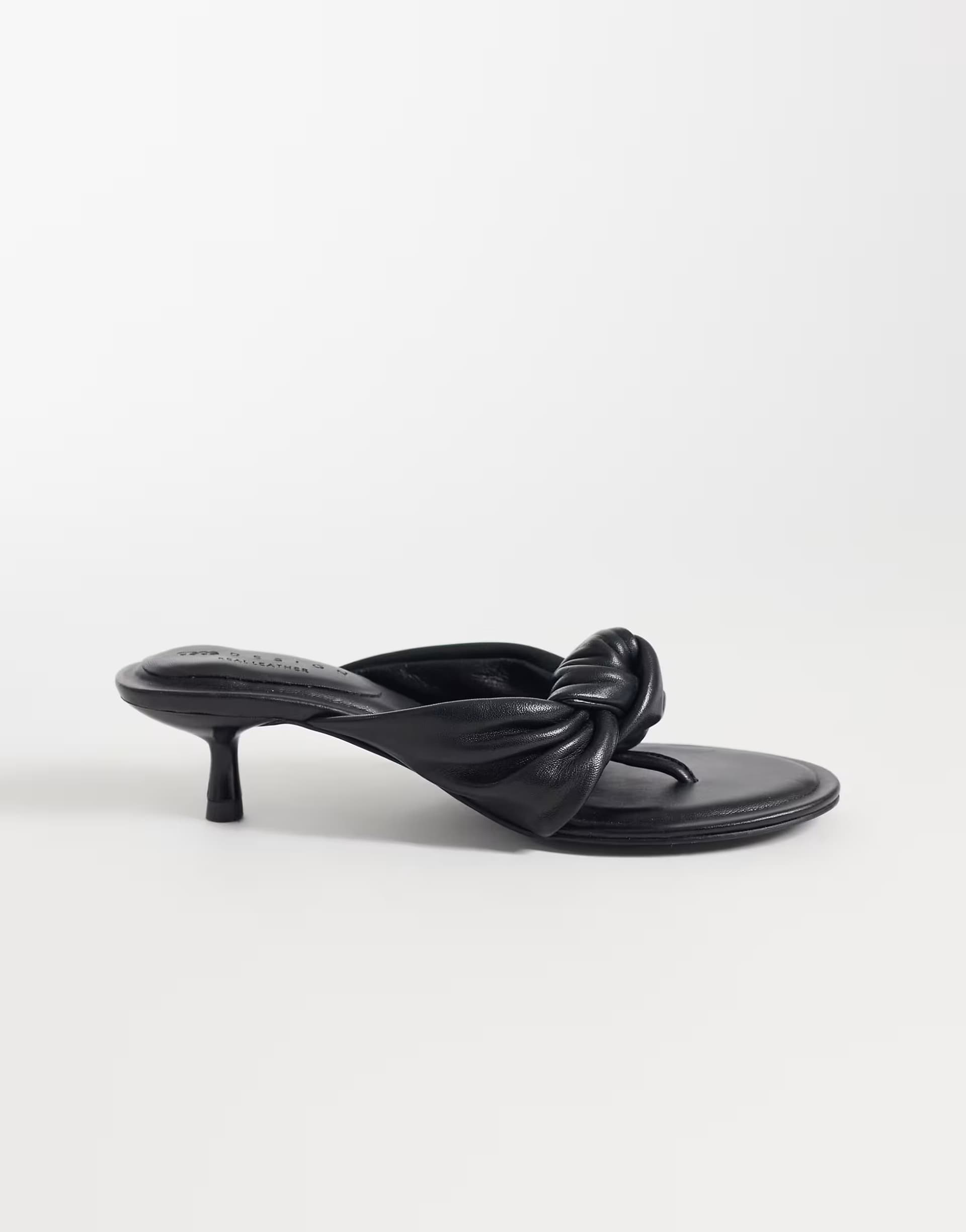 ASOS ASOS DESIGN Heartbreak premium knotted heeled toe thongs in black leather