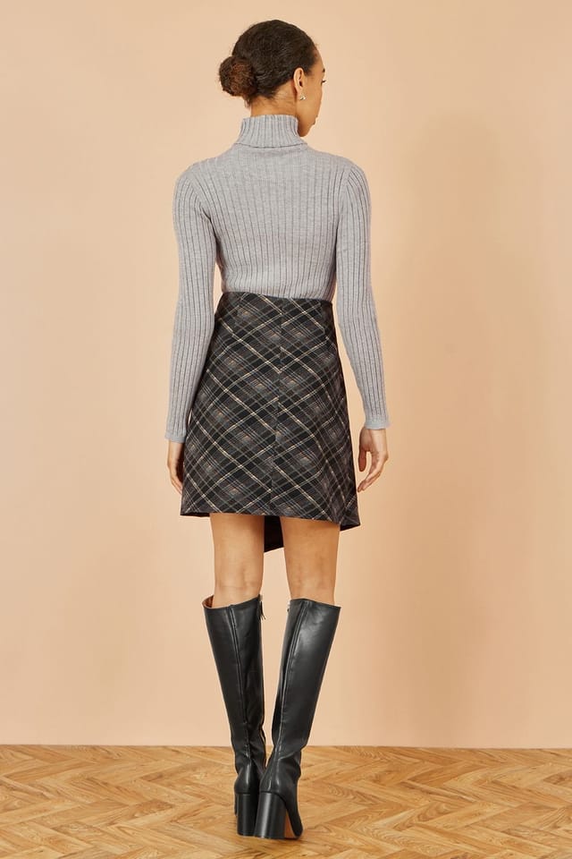 Yumi Yumi Women's Black Check Wrap Skirt With Buckle - 3