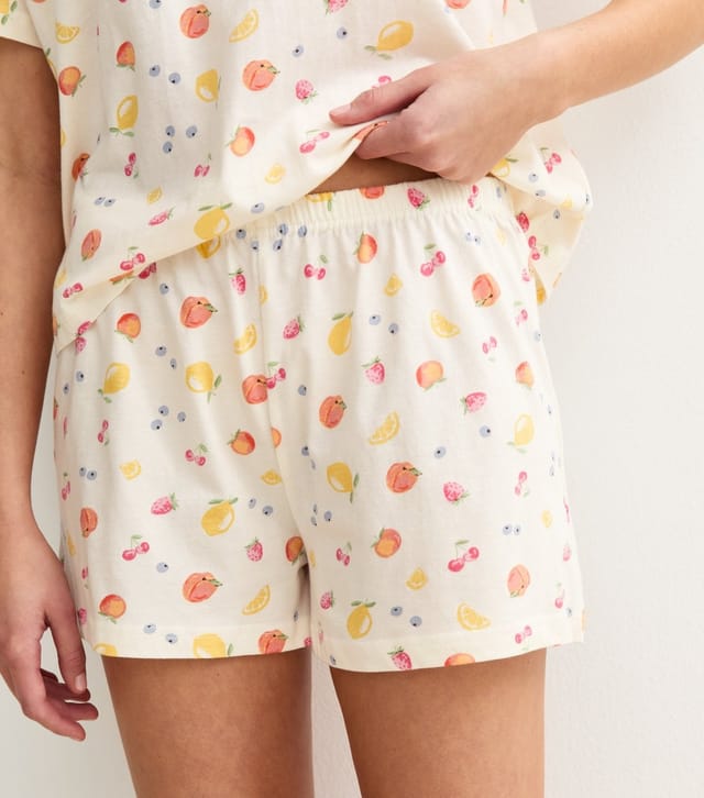 New Look Women's White Fruit Print T-Shirt and Shorts Pyjama Set New Look - 3