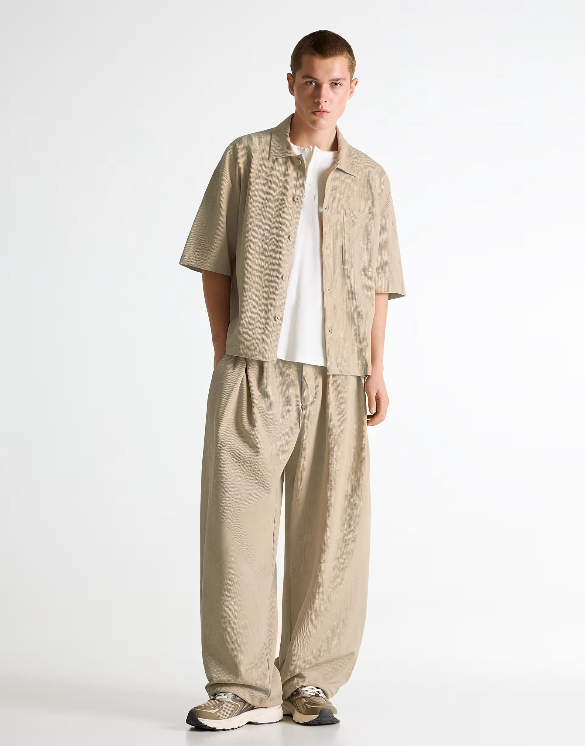 ASOS Bershka Pleated semi-jogger super baggy trousers in beige - 1