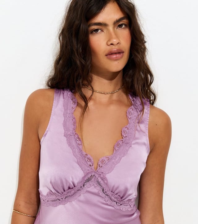 New Look Women's Lilac Satin Lace Trimmed V-Neck Midi Dress New Look - 2