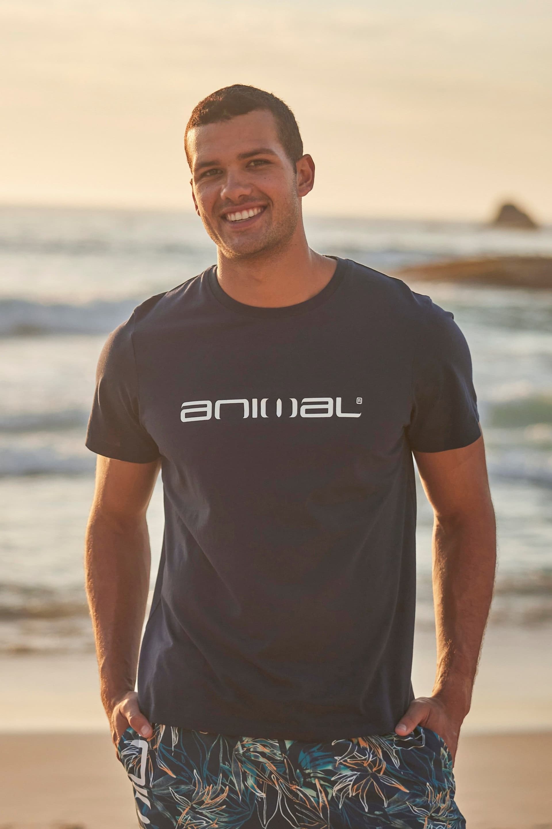 Animal Animal Men's 'Classico' Lightweight Breathable Soft Short Sleeve Cotton T-Shirt in Navy
