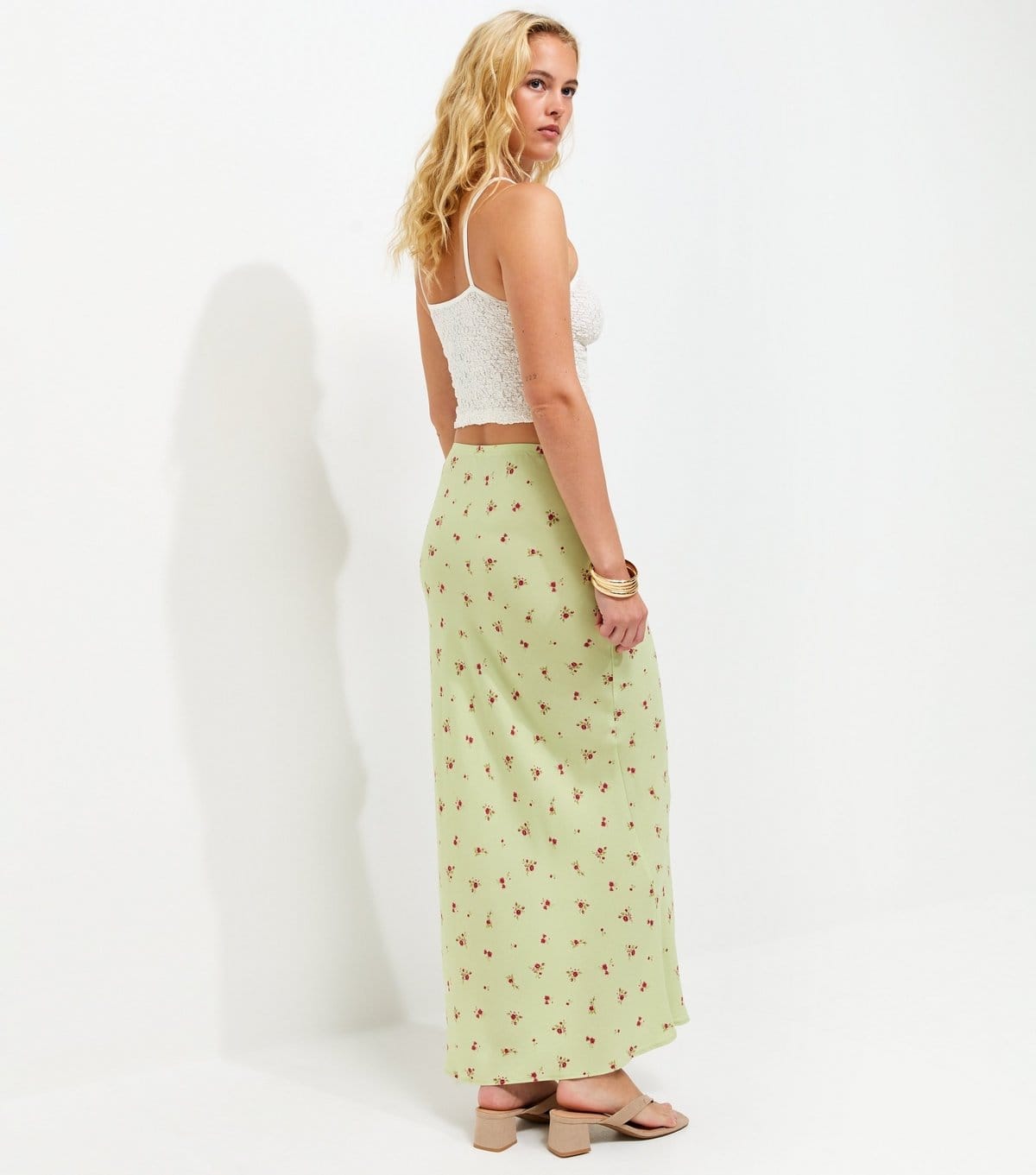 New Look Women's Tall Green Ditsy Floral Bias Cut Midi Skirt New Look - 4