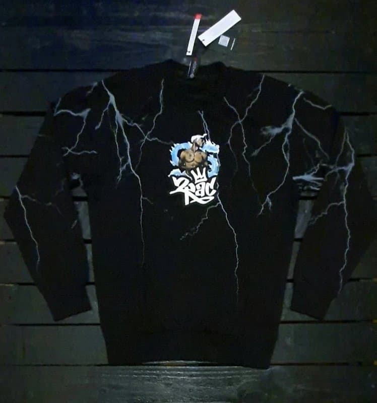 Details Black jumper