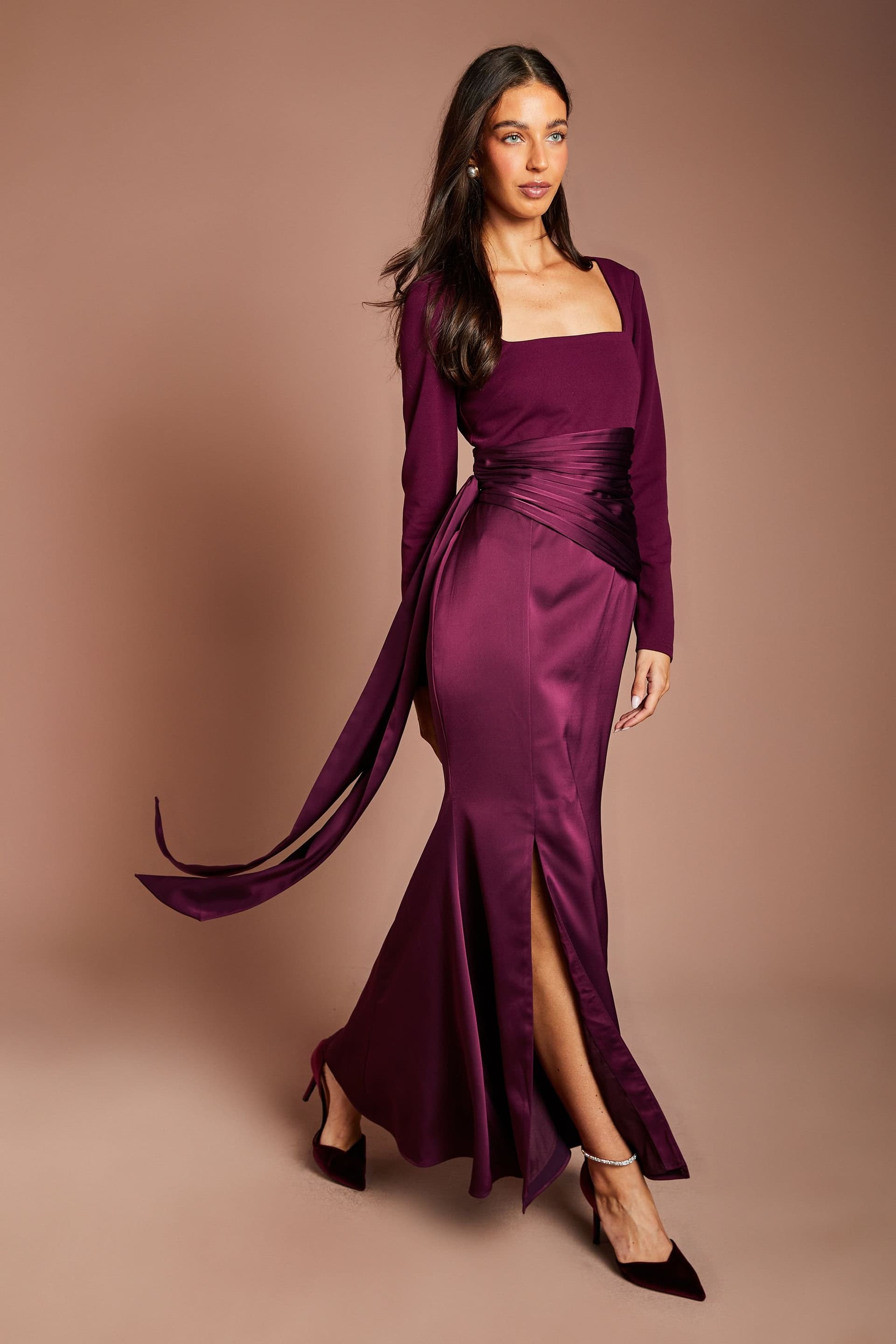Coast Coast Women's Square Neck Long Sleeve Maxi Dress With Pleat Waist Detail in Burgundy