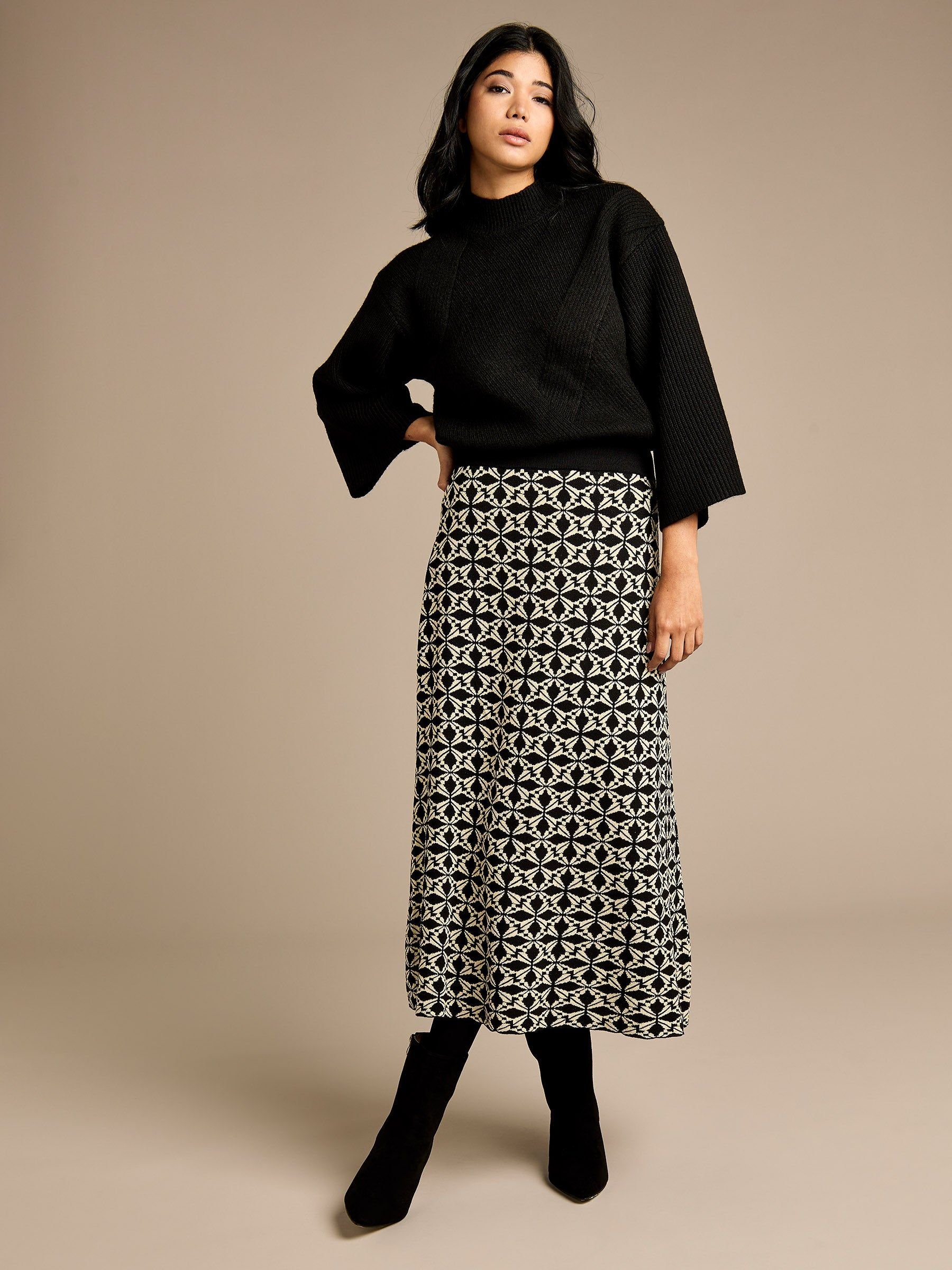 GWD by GEORGE W. DAVIES GWD by GEORGE W. DAVIES Women's GWD Belle Black Wool Jumper - 4