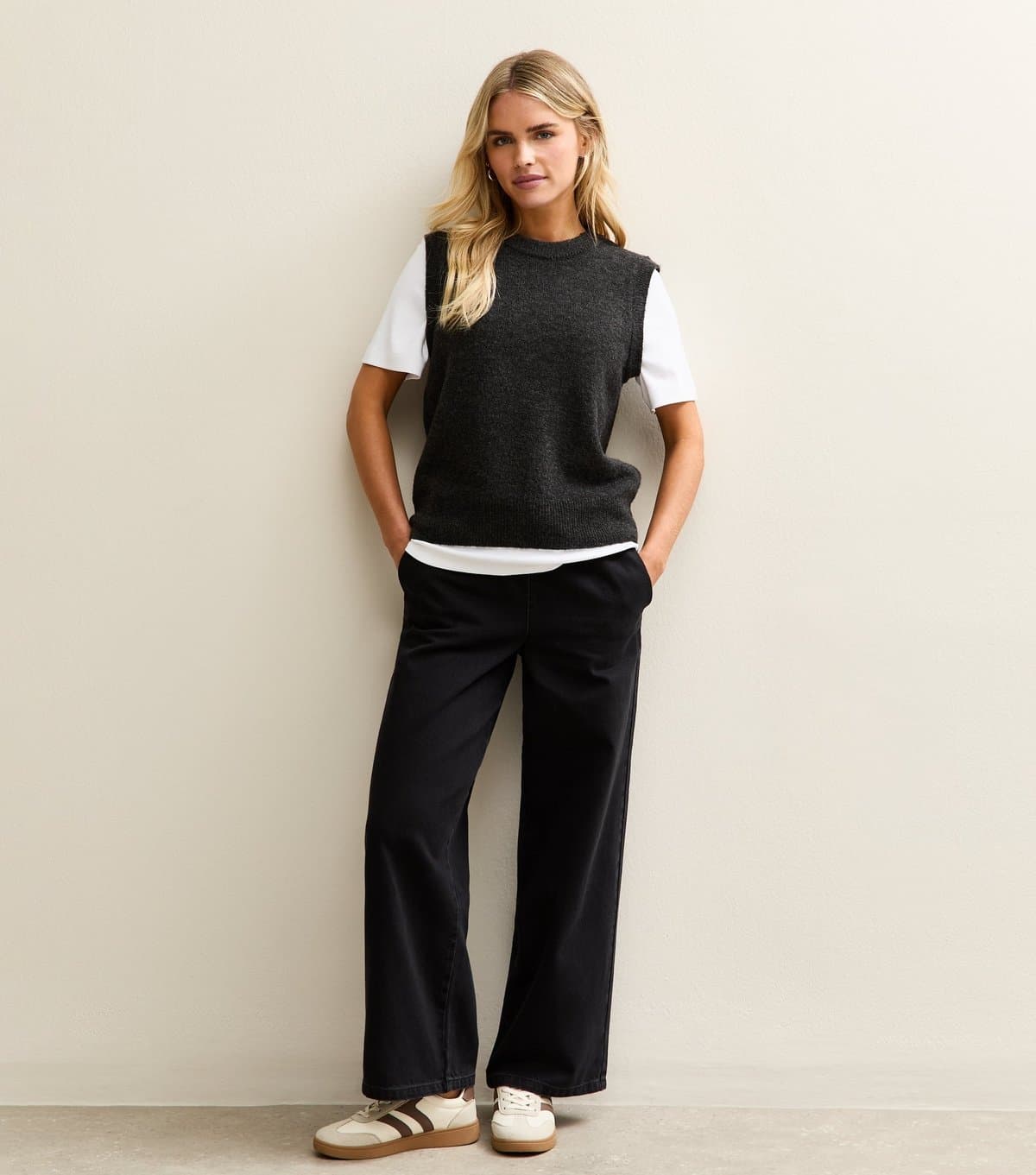 New Look Women's Petite Black Pull On Wide Leg Jeans New Look