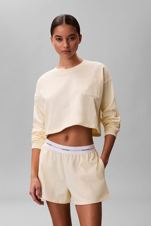Calvin Klein Calvin Klein Women's Logo Jersey LS Crop Sweat Pear Sorbet in Yellow - 2