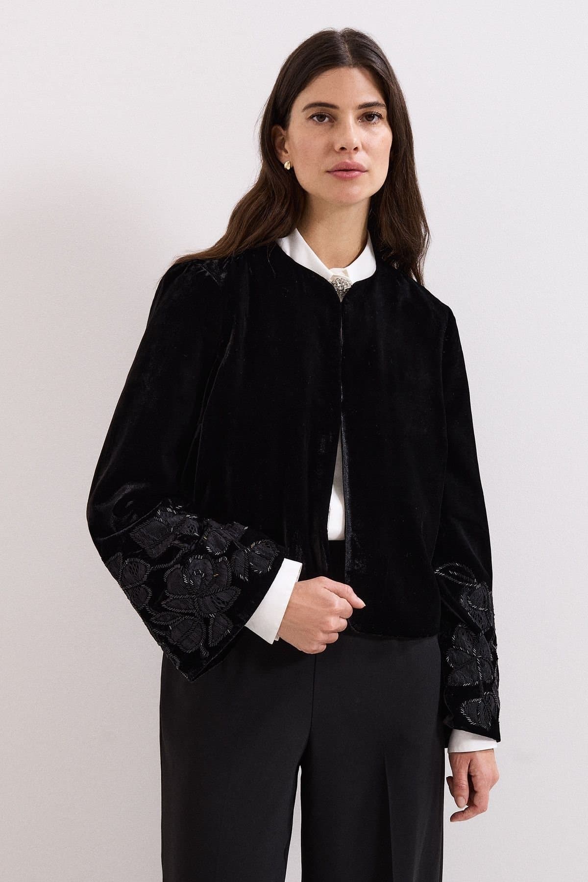 Phase Eight Phase Eight Women's Eloise Velvet Jacket in Black