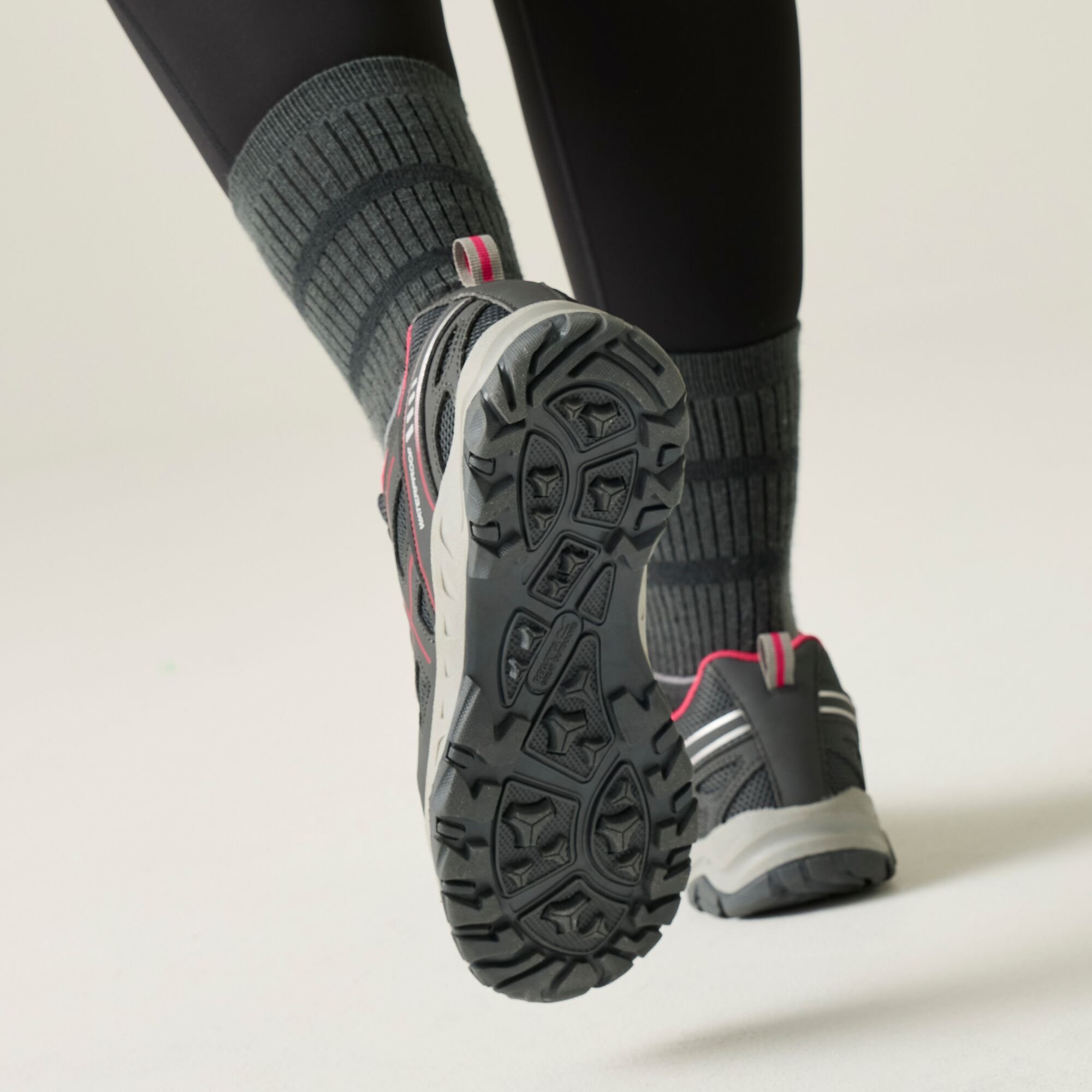 Regatta Regatta Women's Vendeavour Waterproof Walking Shoes in Red - 4