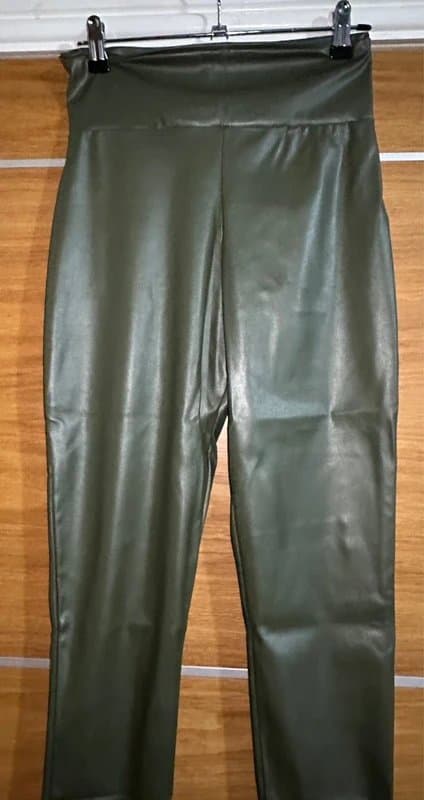 Quiz Quiz khaki green wet look legging RRP £24.99 size 8