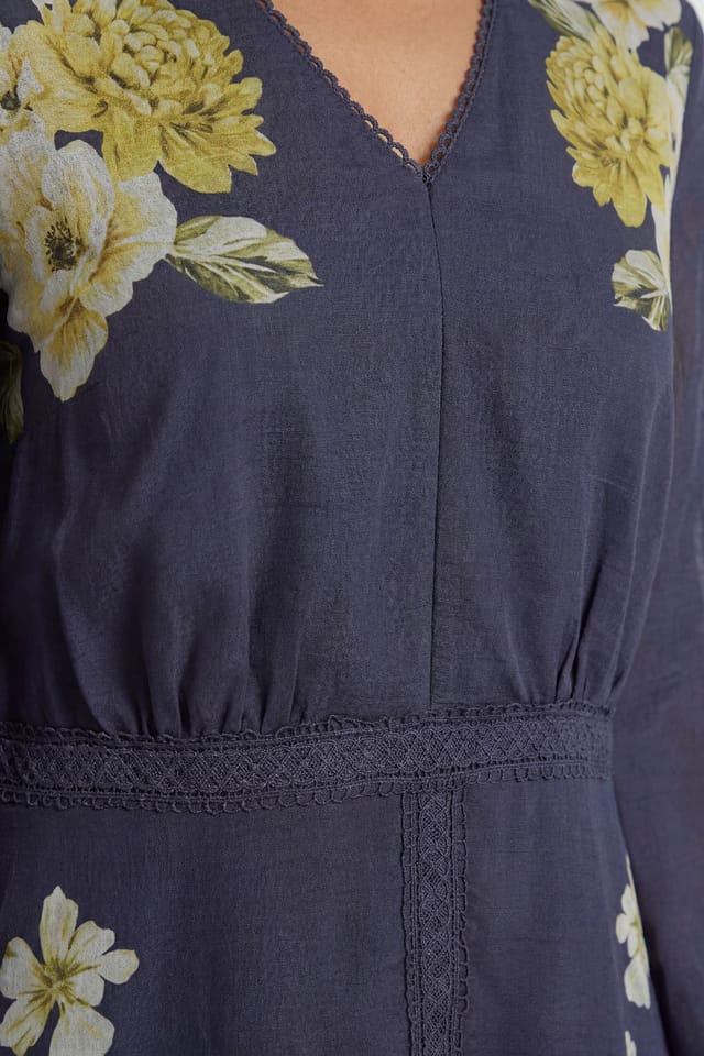 Wallis Wallis Women's Floral Lace Trim Midi Dress in Navy - 3