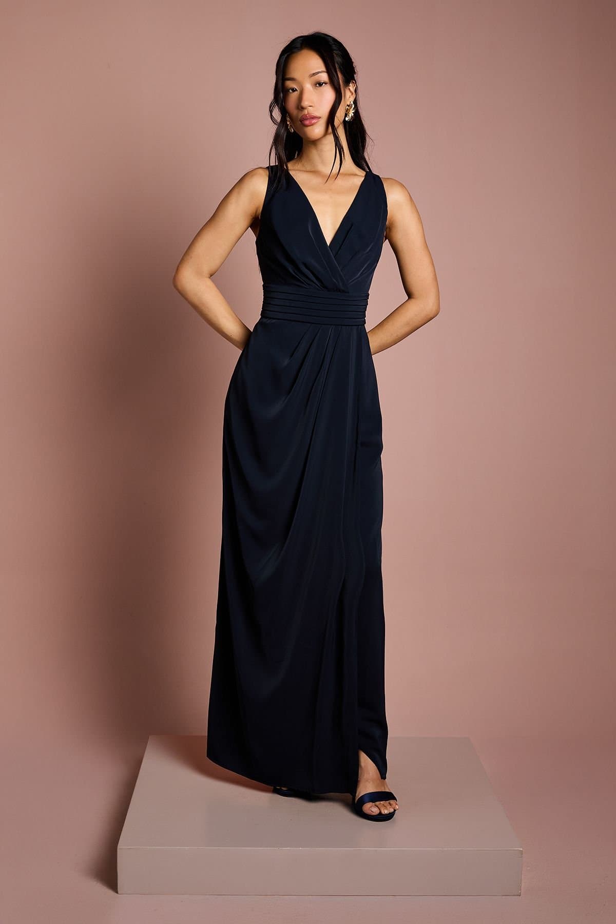 Coast Coast Women's V Neck Sleeveless Bridesmaid Dress in Navy