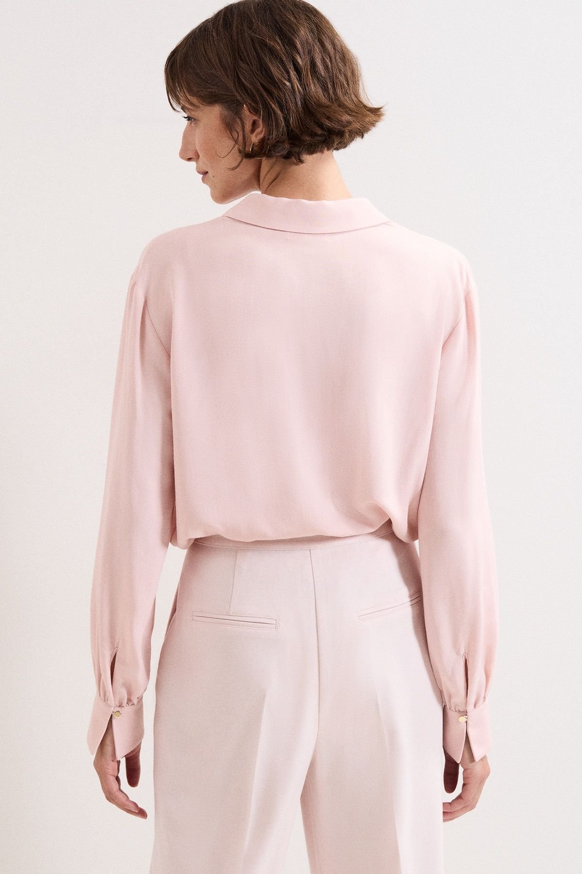 Phase Eight Phase Eight Women's Ashton Longline Shirt in Pale Pink - 4