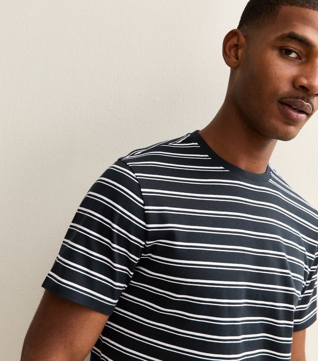 New Look Men's Blue Regular Striped Crew Neck T-Shirt New Look - 2