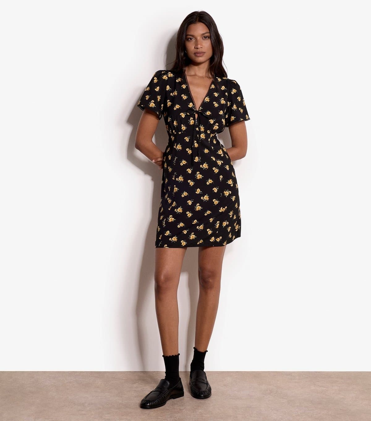 Apricot Women's Black Floral V-Neck Dress Apricot New Look