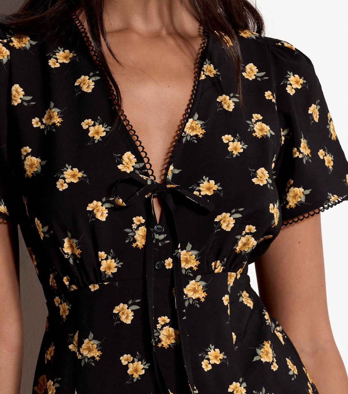 Apricot Women's Black Floral V-Neck Dress Apricot New Look - 4