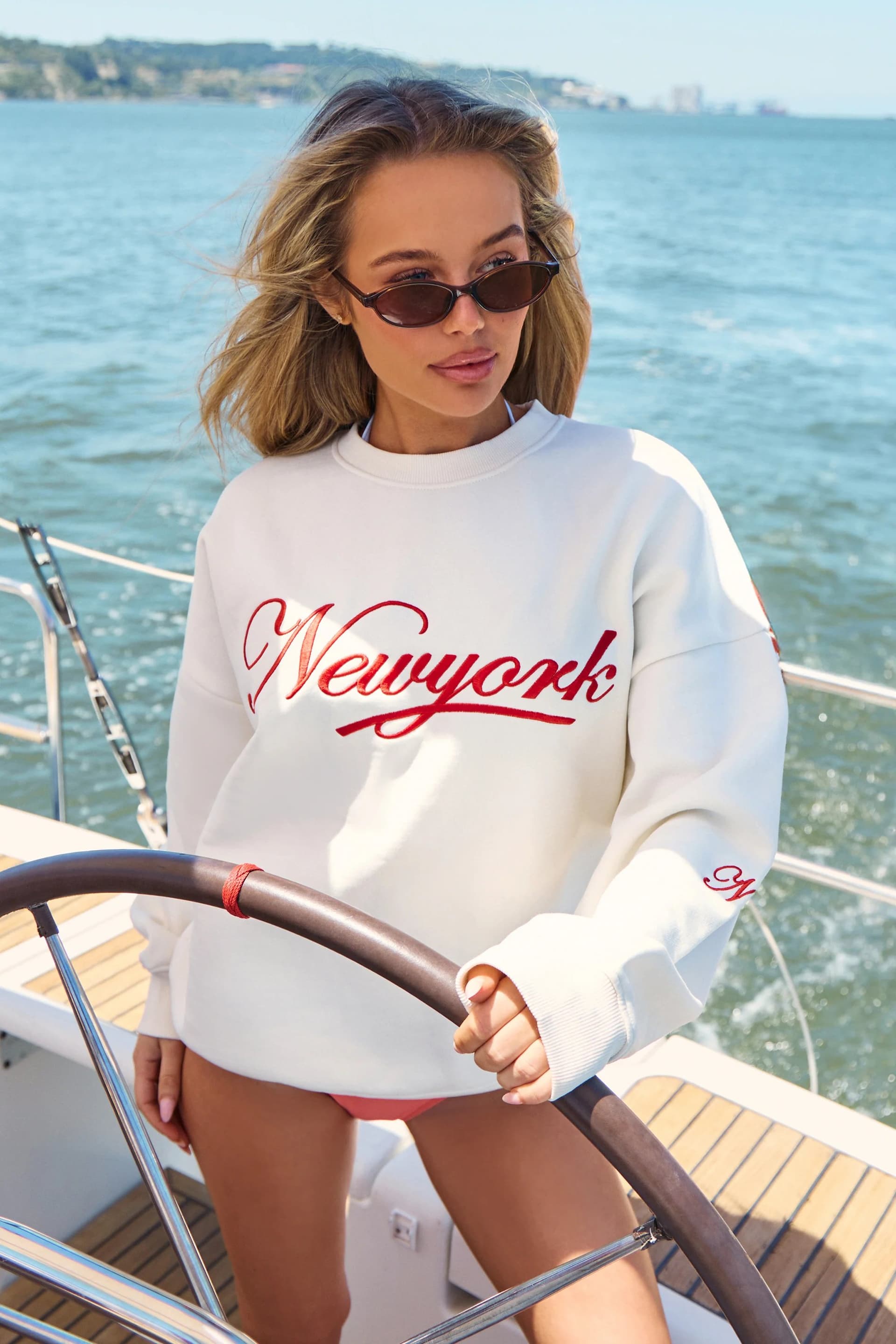 Kaiia Kaiia New York Script Oversized Sweatshirt Vanilla Cheesecake