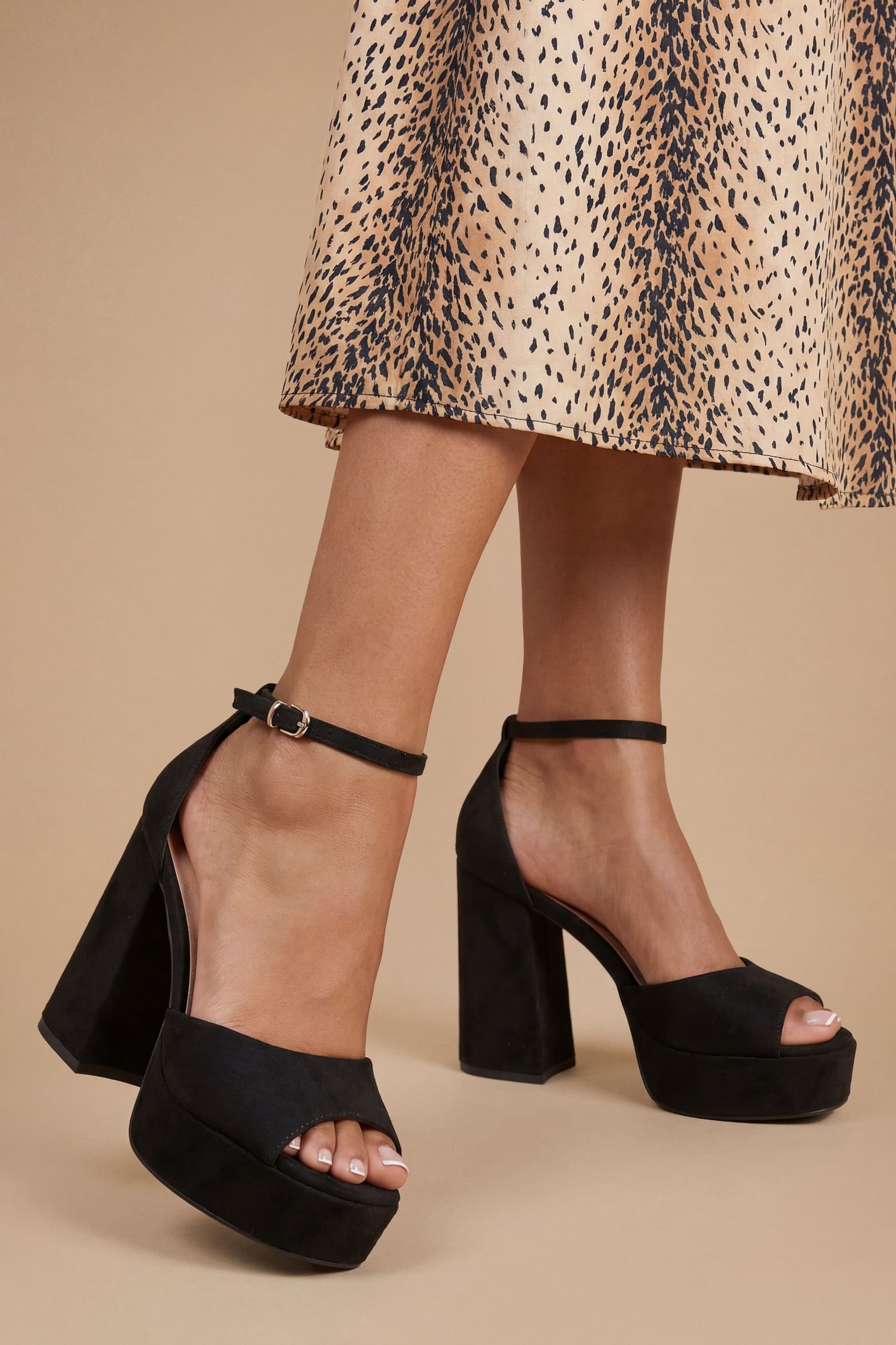 Faith Faith Women's : Hope Faux Suede Peeptoe High Block Heel Platform Sandals in Natural Black